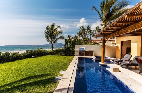 Bucerias House | Beautiful Beachfront home with pool
