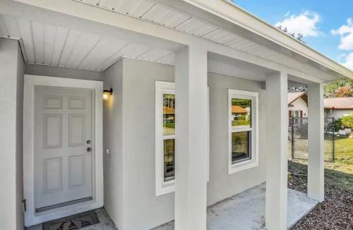 Indian Trails House | Beautiful Bracken Ln Bungalow