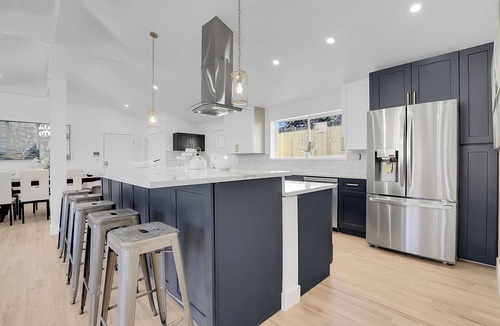 Scenic Heights House | Beautiful Central location in Arvada. Close to downtown & parks! Parking for RV!