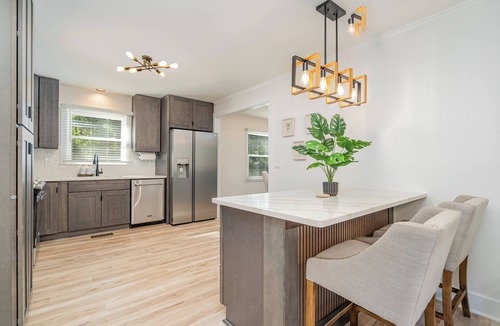 East Forest House | Beautiful Charlotte Retreat Fully Renovated w/Deck & Fireplace