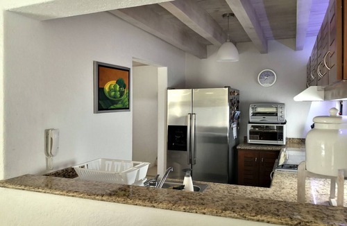 El Calvario Villa | Beautiful Downtown Villa with Excellent Location!