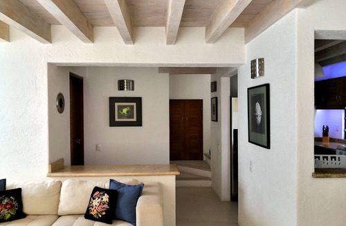 El Calvario Villa | Beautiful Downtown Villa with Excellent Location!