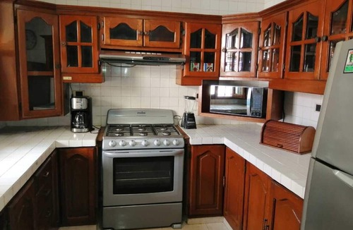 Xalapa House | Beautiful family home, centrally located, 10 minutes from the shopping center and the station.