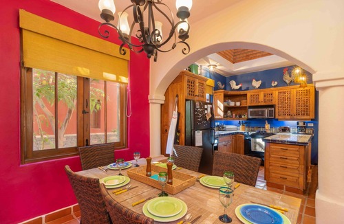 Nopolo House | Beautiful home in Founder s few Steps from the Coffee shop