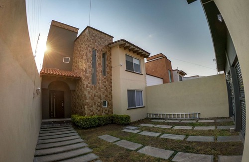 Centro House | Beautiful house w heated private pool/downtown