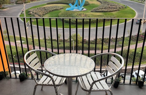 El Marques Apartment | Beautiful New Suite (2 Queen Beds) Extra Clean