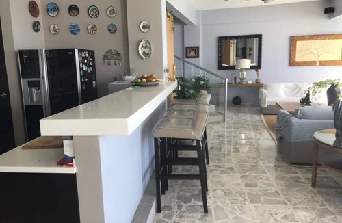 Club Deportivo Apartment | Beautiful Penthouse - pool /beach access/excellent view of the bay