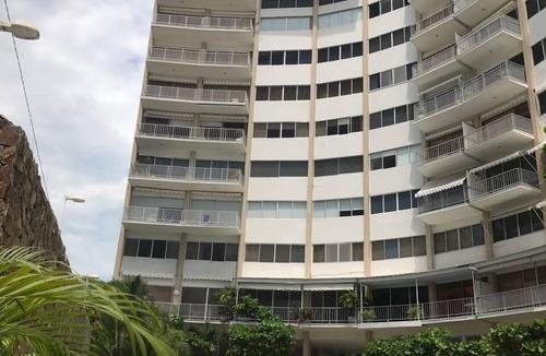 Club Deportivo Apartment | Beautiful Penthouse - pool /beach access/excellent view of the bay