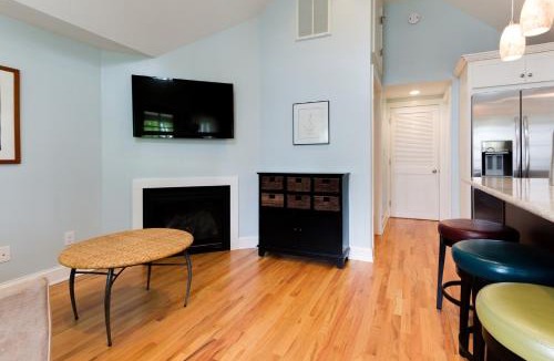 Ocean Grove House | Beautiful & Romantic 1BR Cottage w/Beach Locker