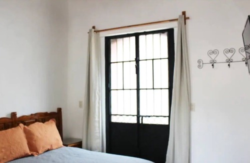Taxco Apartment | Beautiful room Rubí with balcony TAXCOMAGICO