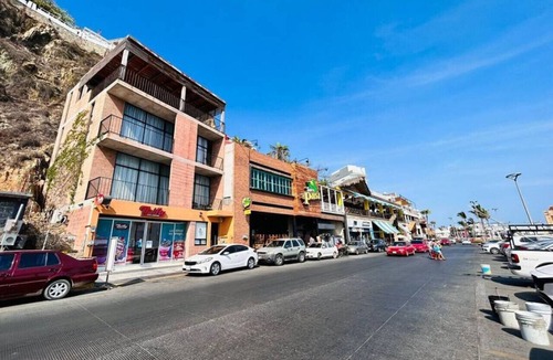 Balcones de Loma Linda Apartment | Beautiful Suite on Malecón with ocean views!