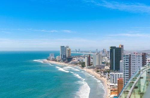 Zona Dorada Apartment | Beautiful View on 23rd Floor Beach Front at Camino Al Mar