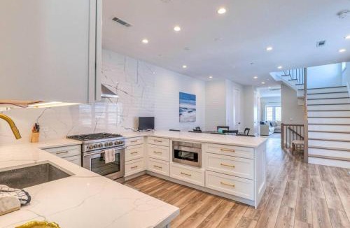 Margate City House | Bespoke Elegance - A Modern Coastal Masterpiece