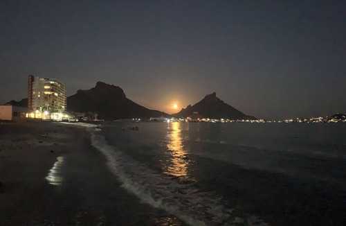 Costa Del Mar House | Best beachfront location ! Bobs 3-bedroom house WiFi, AC ,fireplace,Sunsets sand