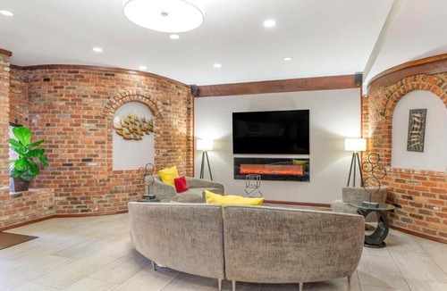 North Chesterfield Hotel | Best Western PLUS Governor's Inn Richmond