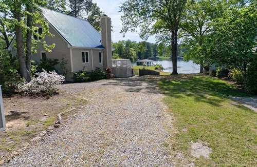 Littleton House | Blue Pointe | Amazing sunset views| Fabulous flat lot| Pet Friendly (Fee)