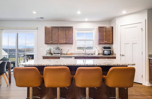 Cross Keys House | Blue Ridge Bliss: A Modern Retreat and Scenic Escape
