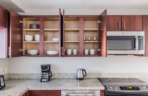 George Washington University Apartment | Blueground | Foggy Bottom studio apartment