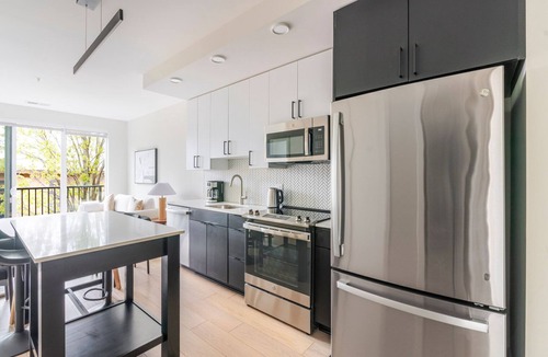 Capitol Hill Apartment | Blueground | Southwest Waterfront, rooftop, nr National Mall