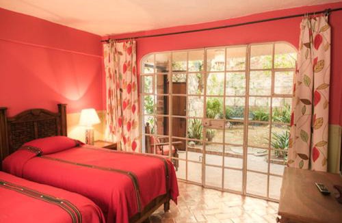 Colonia San Antonio Bed & Breakfast | Boutique Hotel Casa Camellia