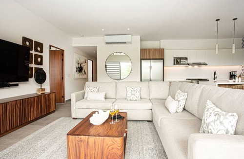 El Caloso Condo | Brand new & huge 2BD condo next to the river! 2BD Condo for rent in El Caloso, P