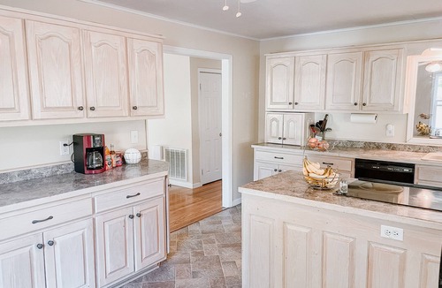 Mount Hope House | Bright and Spacious Maple Fork
