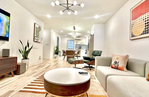 Bedford-Stuyvesant Apartment | Bright, warm, luxe hideaway”w” private backyard