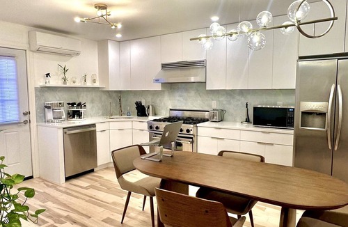 Bedford-Stuyvesant Apartment | Bright, warm, luxe hideaway”w” private backyard