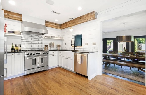 Annapolis House | Brilliantly Updated Multi-Level Walkable to Navy Stadium & Close to Historic Downtown Annapolis