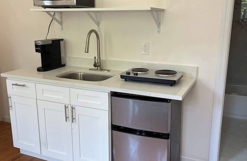 Bedford-Stuyvesant Apartment | Brooklyn sun drenched studio apartment!