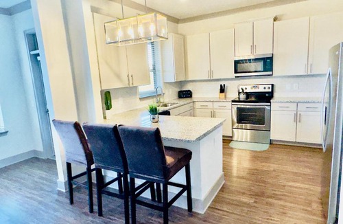 Lindbergh Apartment | Buckhead Quarters- Spacious with Private Balcony