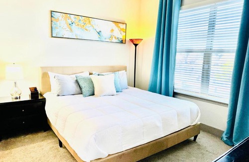 Lindbergh Apartment | Buckhead Quarters- Spacious with Private Balcony
