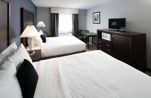 Sequim Hotel | Budget-Friendly Accommodations with Free Parking, Wifi, and Pool