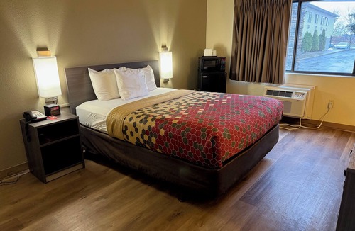 Ithaca Hotel | Budget Inn