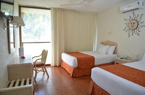 Barra de Navidad Hotel | Cabo Blanco Hotel and Marina
