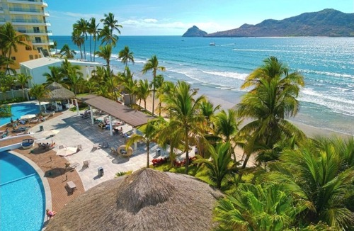 Zona Dorada Apartment | Camino al Mar, Apartment on the Beach with Fabulous Amenities Zona Dorada Pure Luxury