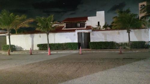 Jimenez Villa | Cancún Villa Marina Blanca