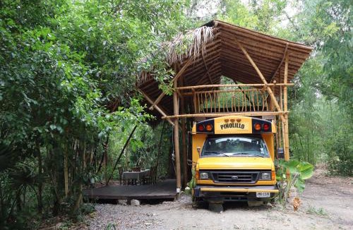 La Huasteca Other | Caravana junto al río en la huasteca potosina