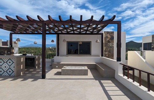 Cerritos Apartment | Casa Arena Penthouse Studio