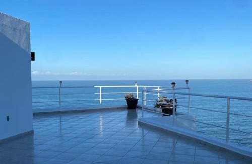 Balcones de Loma Linda House | Casa de Playa frente al Malecón