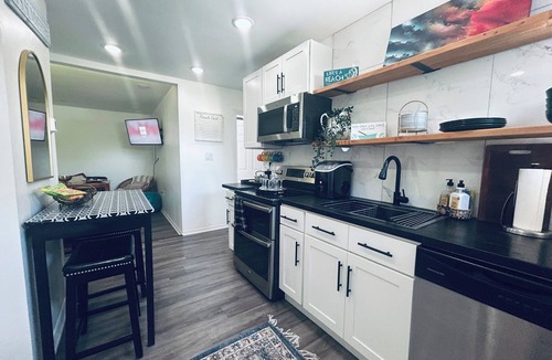 West Belmar House | Casa de Summer at Belmar Beach, NJ! Walk to beach, bars, restaurants & marina