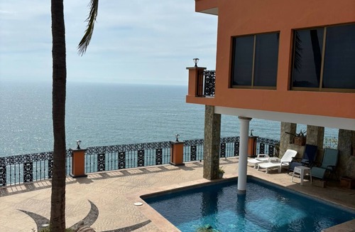 Downtown Mazatlan House | Casa del Cerro con Vista Panoramica ala Ciudad y al Oceano Pacifico
