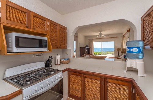 Akumal Villa | Casa del Mar Oceanfront Home 5 min walk to Beach with AC, Wifi, Pool