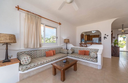 Akumal Villa | Casa del Mar Oceanfront Home 5 min walk to Beach with AC, Wifi, Pool