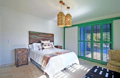 Colina del Sol House | Casa Frida