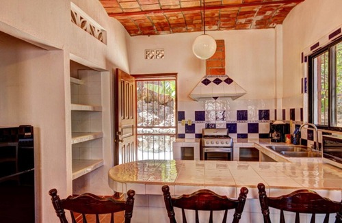 Los Ayala House | Casa las Mariposas Bungalow 1