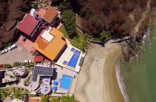 Los Ayala House | Casa las Mariposas Bungalow 1