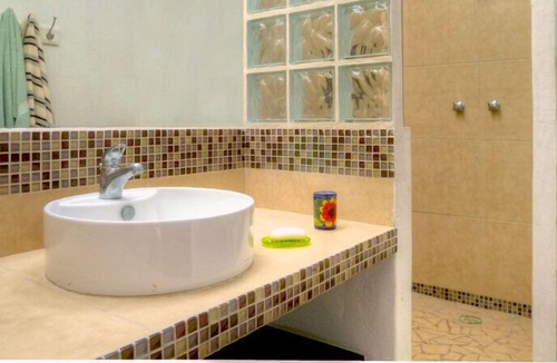 Colonia Independencia House | Casa Loro - Modern 3BR Home with Pool Perfect for Divers or Family Groups