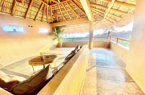 Brisas de Zicatela House | CASA MALOYA alberca y vista del mar