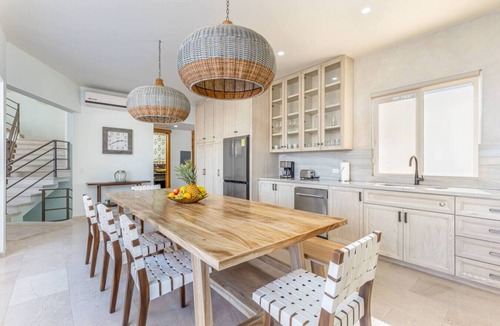 Centro Villa | Casa Natalia: Newly Built Luxurious Pedregal Home